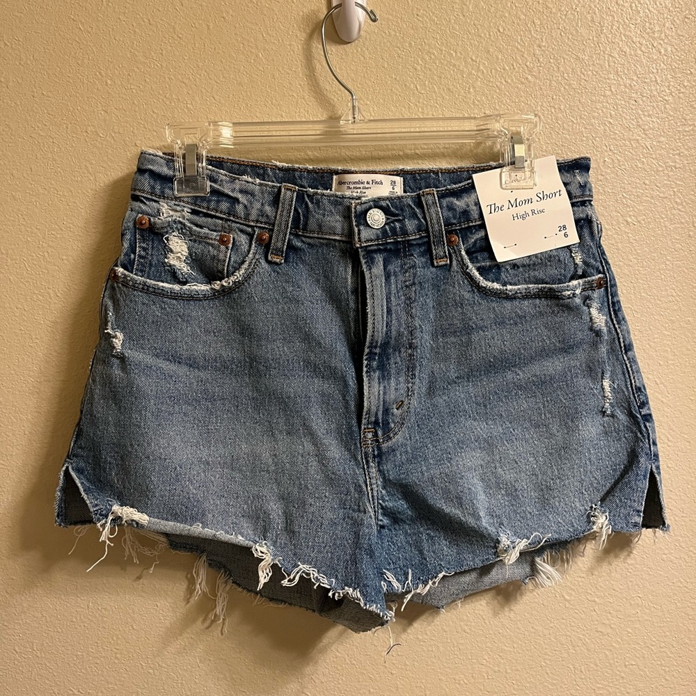 NWT Abercrombie & Fitch The Mom Short Curve Love Size 28/6